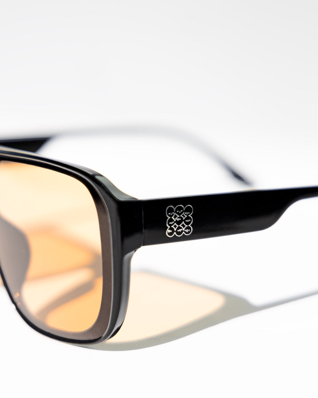 amber select Hikō-shi shades