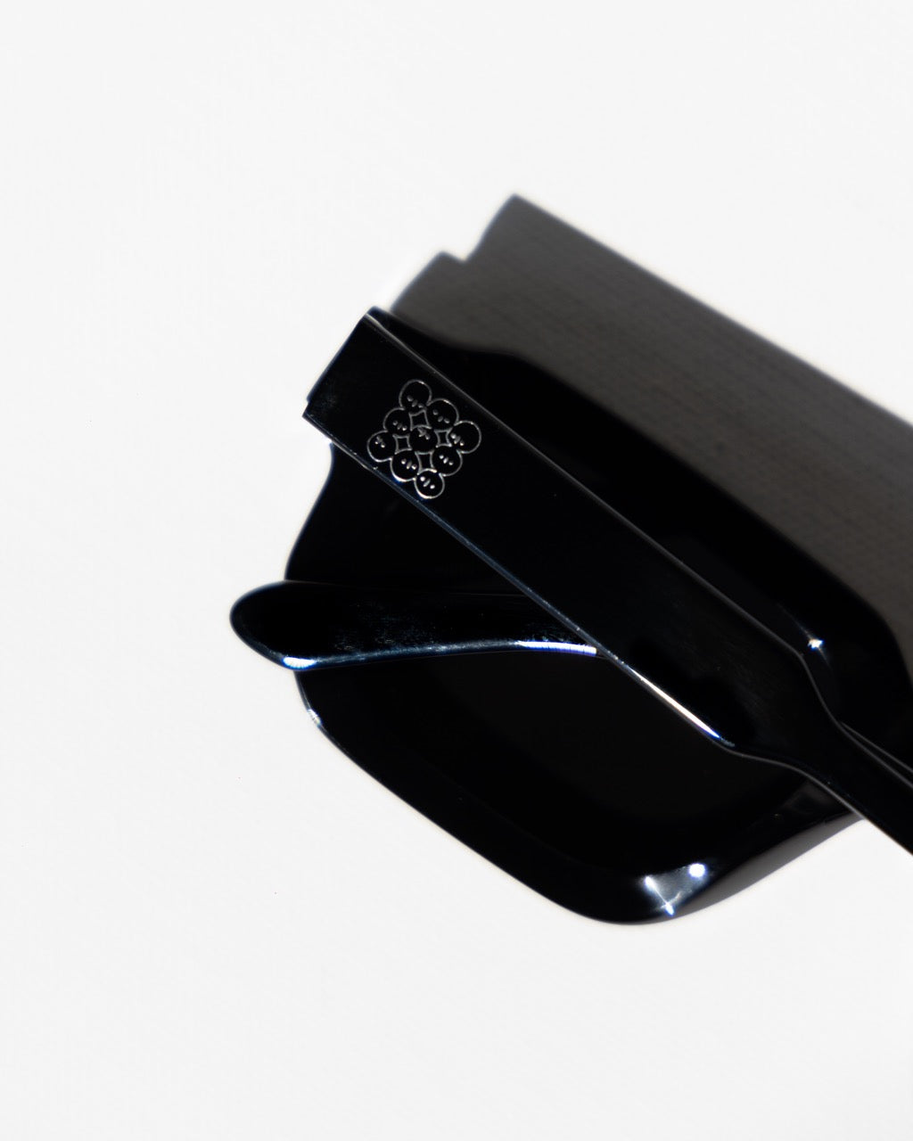 soi select suko shades