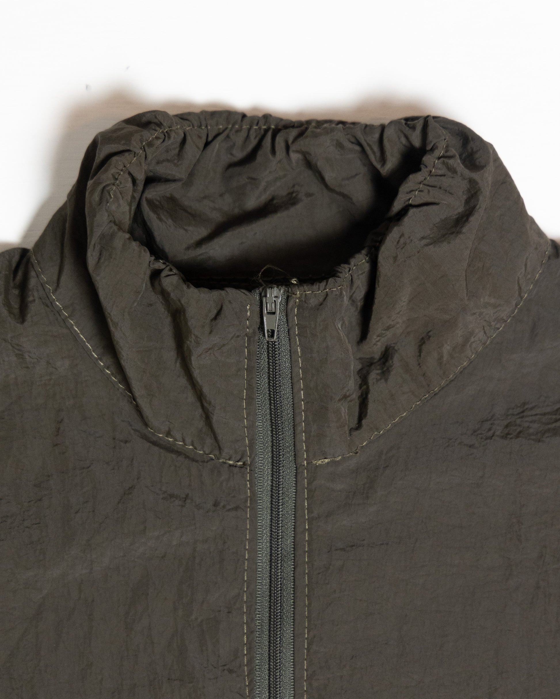 sleeveless zip up