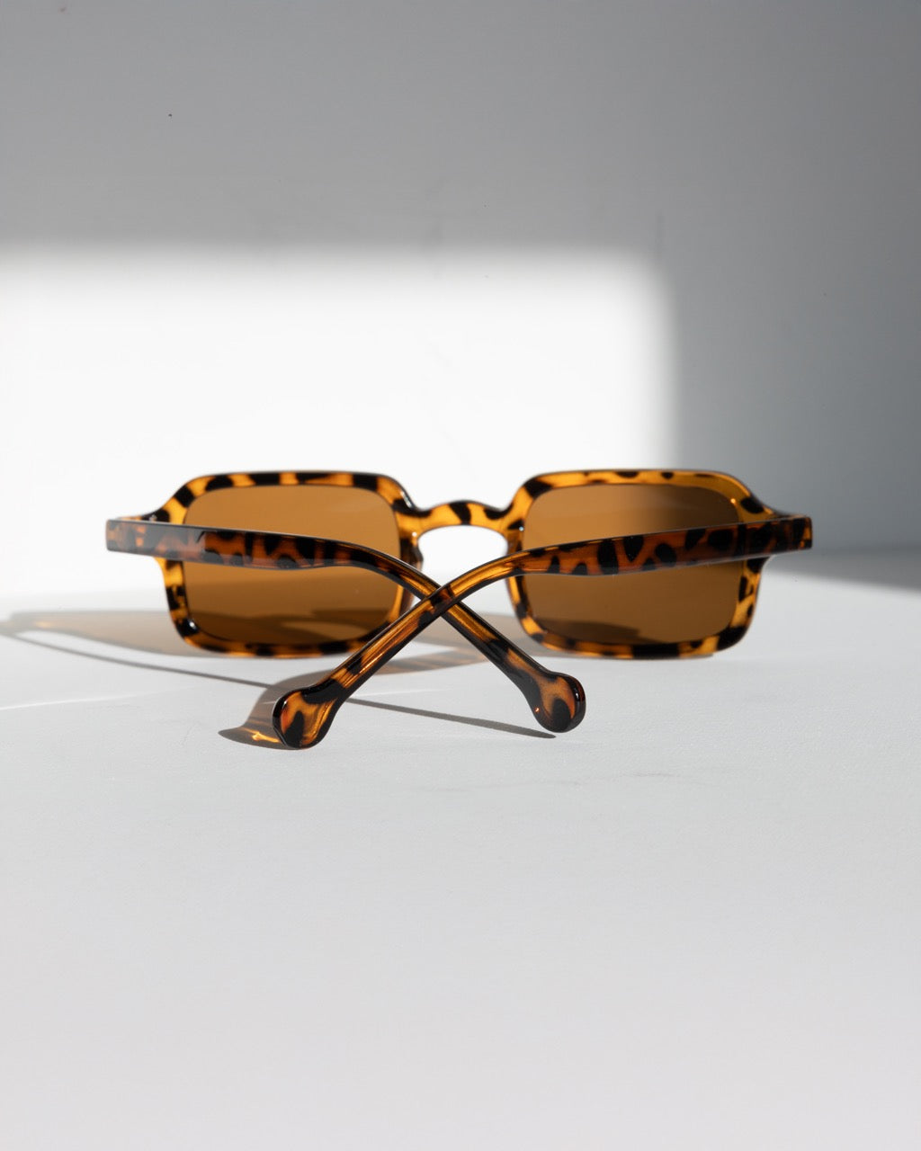 leopord lucki shades