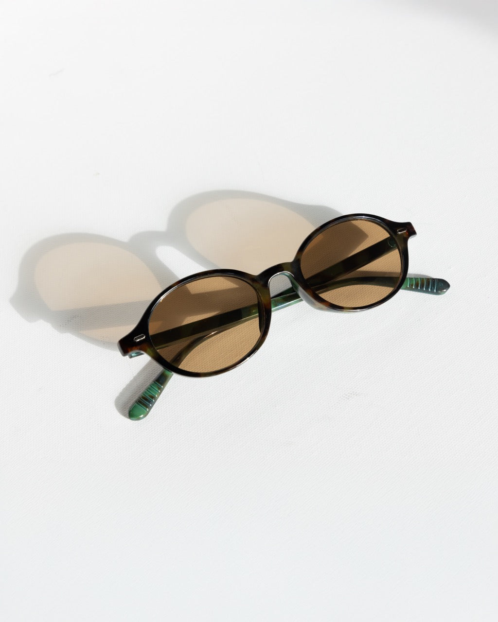 delmu shade
