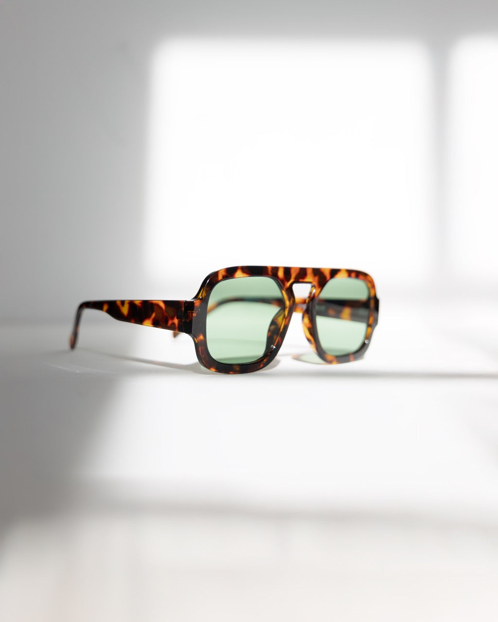 leopo shades