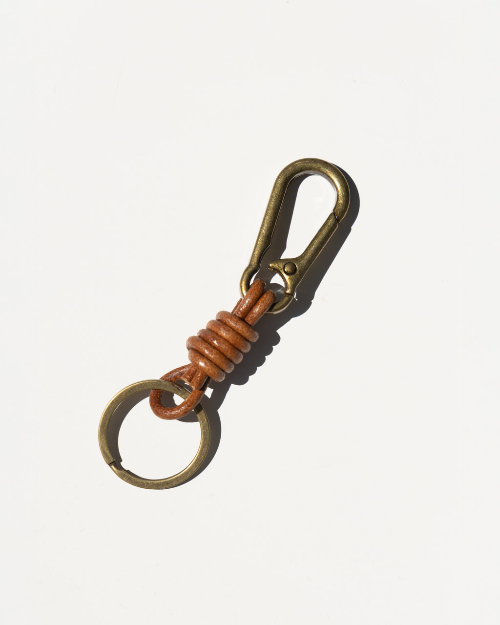grapevine knot leather keychain